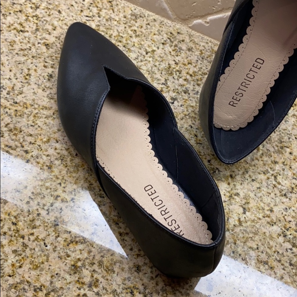 Size 8 Restricted brand black flats. Brand new! - Picture 2 of 7